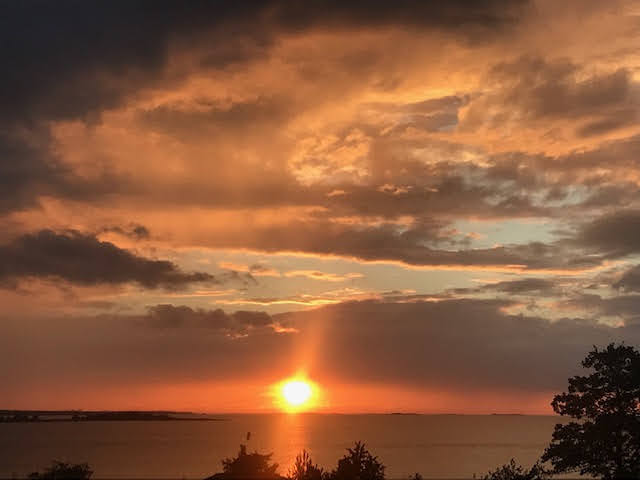 Persikor och solnedgångar