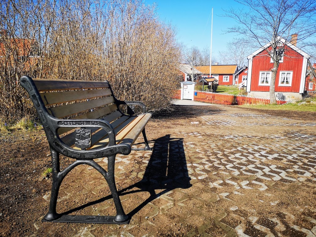 Tre nya Öregrundsbänkar på Klockarhöjden
