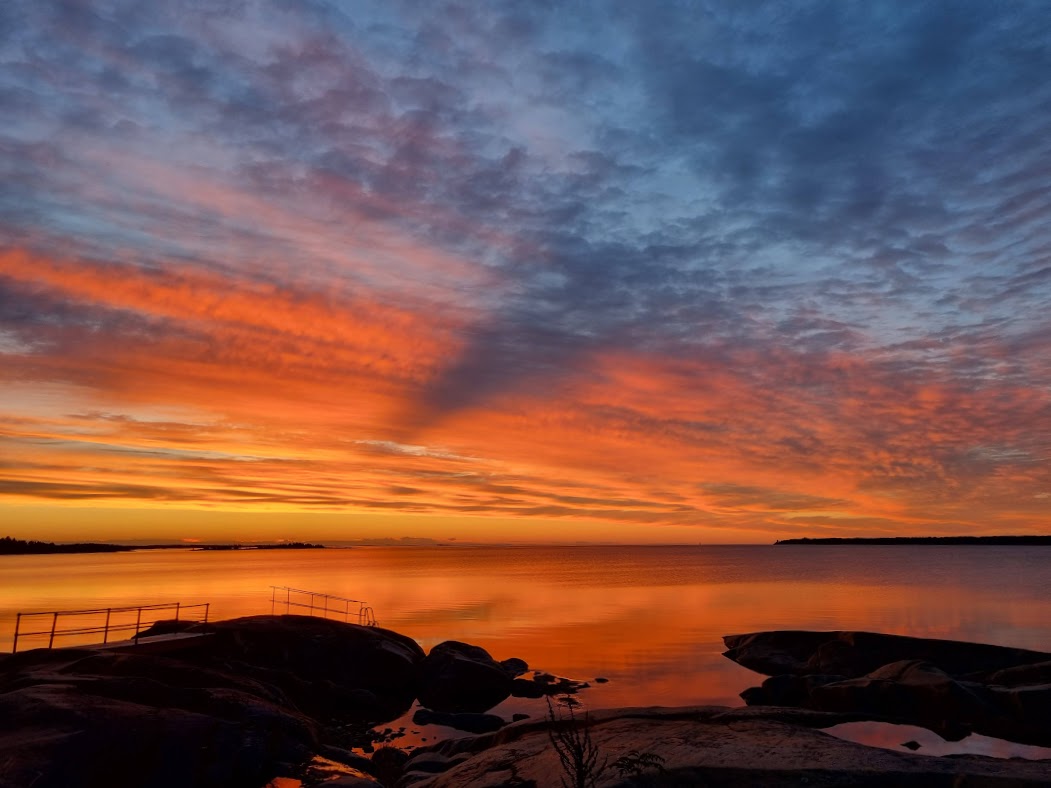 Fantastiskt vacker solnedgång 21 augusti