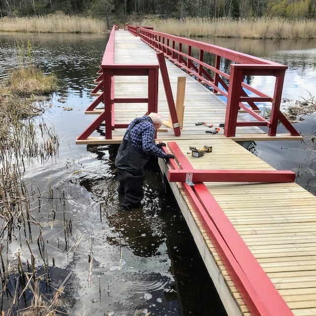 Röda Brons landgång får räcken