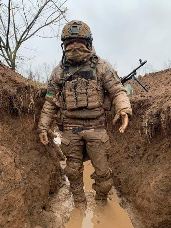 Ukrainska soldater i Bakhmuts lera