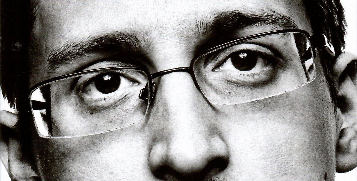 Boktips: ”I allmänhetens tjänst” av Edward Snowden